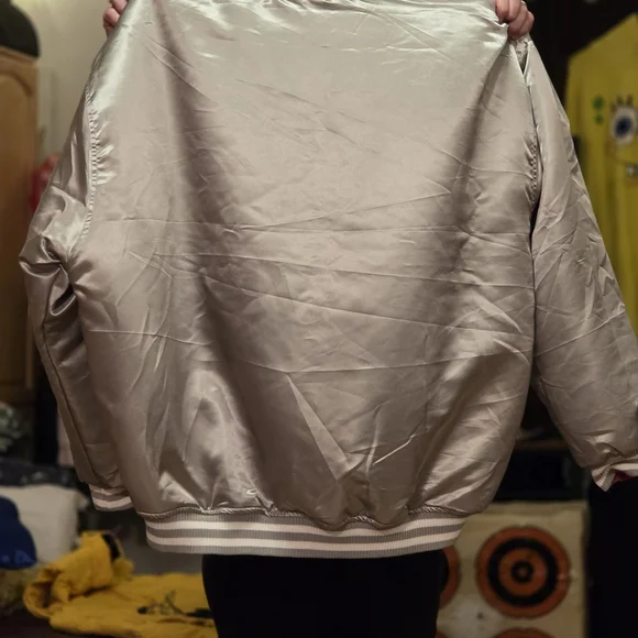 Fanatics Red Reversable To Gray Wisconsin Badgers Jacket Adult 2XL Brand New Nev - Picture 4 of 4